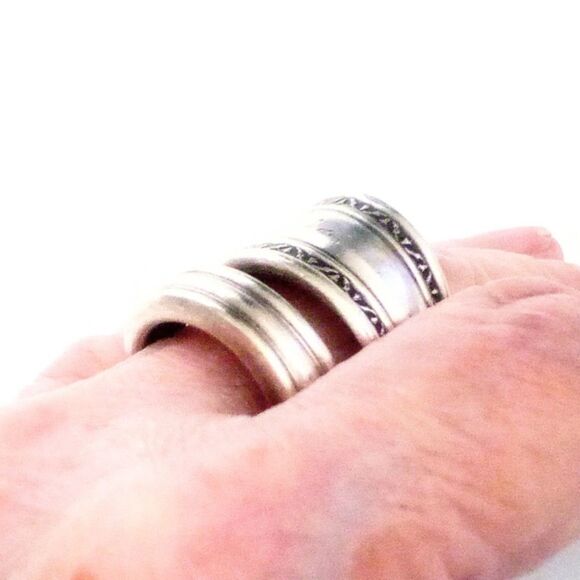 Vintage Artisan Crafted Wm. Rogers Silver Flatware Ring Size 10 - Picture 6 of 7